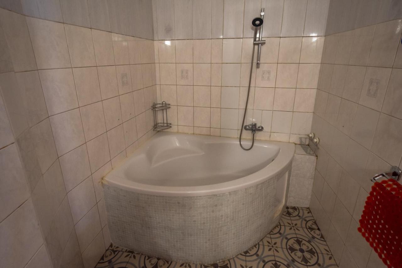 Red Point Hotel Tabor Bagian luar foto