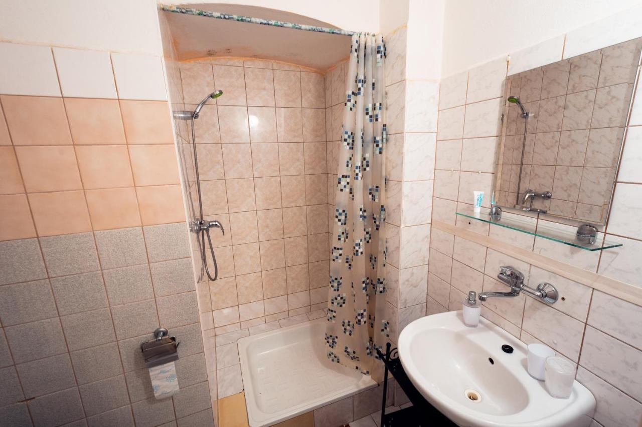 Red Point Hotel Tabor Bagian luar foto